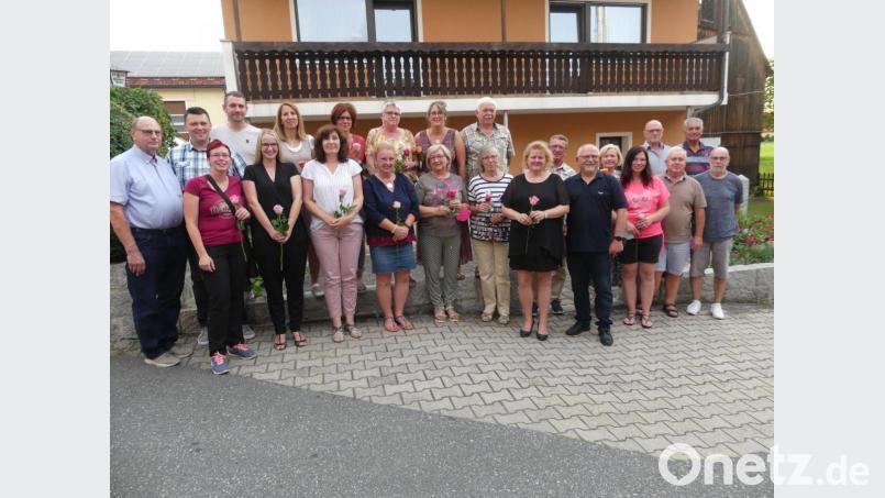 Als &quot;Muss&quot; bezeichnet Hans Bscherer (4. v. re.) das Arbeitsessen für die Schulweghelfer aus Kirchenthumbach. Mit im Bild (v.li.) Kassier und Geschäftsführer Horst Rozinski, Verkehrserzieher Paul Zawal und 2. Vorsitzender Andreas Bscherer. Bild: rn