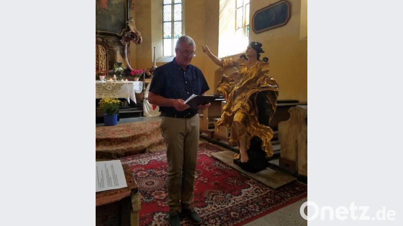 Bürgermeister Erik Mara bei der Begrüßung der Gäste. Bild: exb