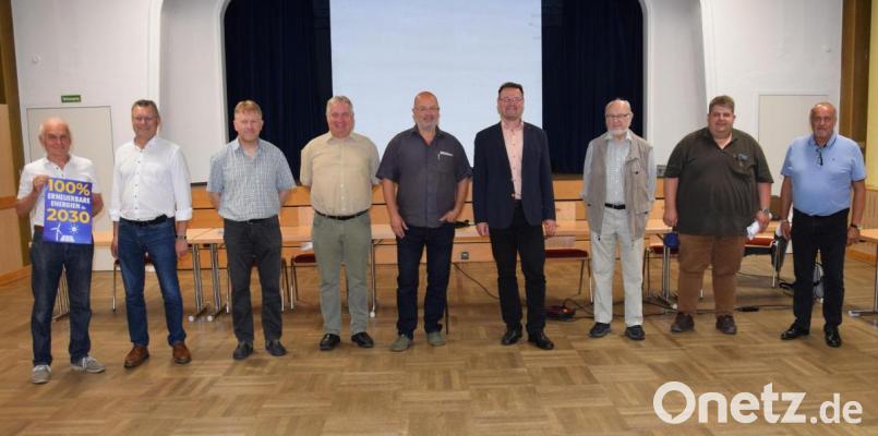 Der neue ZEN-Vorstand mit (von links) Hans-Jürgen Frey, Wolfgang Streich, Josef Simon, Markus Dollacker, Norbert Peter, Florian Junkes, Manfred Klemm, Dieter Dehling und Anton Peter.. Bild: bö