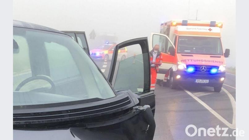 Im Morgennebel ist auf der B 14 bei Schnaittenbach am Dienstag ein Unfall passiert. Symbolbild: Polizeiinspektion Amberg