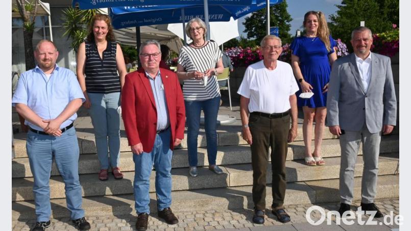 Die Vorstandsmitglieder des DGB-Stadtverbands Amberg (von links): Jürgen Wenzlik, Judith Uhlmann, Vorsitzender Bernhard Wallner, Margareta Seegerer, stellvertretender Vorsitzender Jürgen Karow, Brigitte Keinitz sowie der DGB-Regionssekretär für die Oberpfalz, Peter Hofmann. Bild: gf