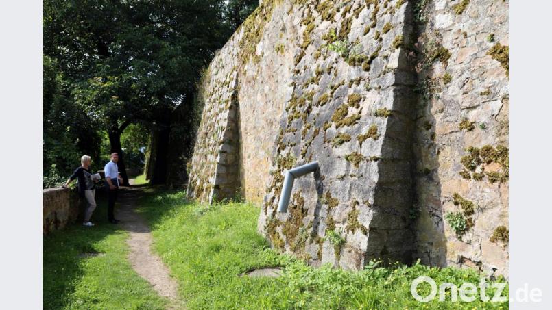 Diese Art Nasen wurden angebaut, um die Stadtmauer zu stützen. Ihren Zweck erfüllen sie nicht dauerhaft. Bild: Gerhard Götz