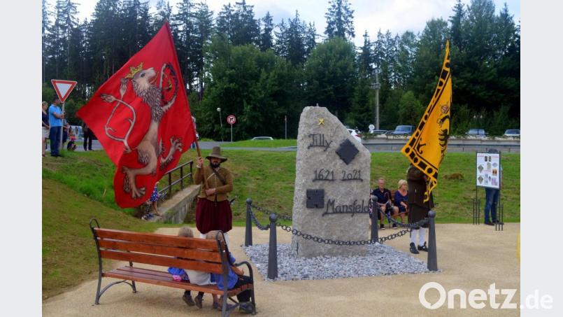 Ein neues Denkmal erinnert direkt am &quot;Alten Grenzübergang&quot; an die umfangreichen Ereignisse am Beginn des Dreißigjährigen Krieges. Bild: fjo