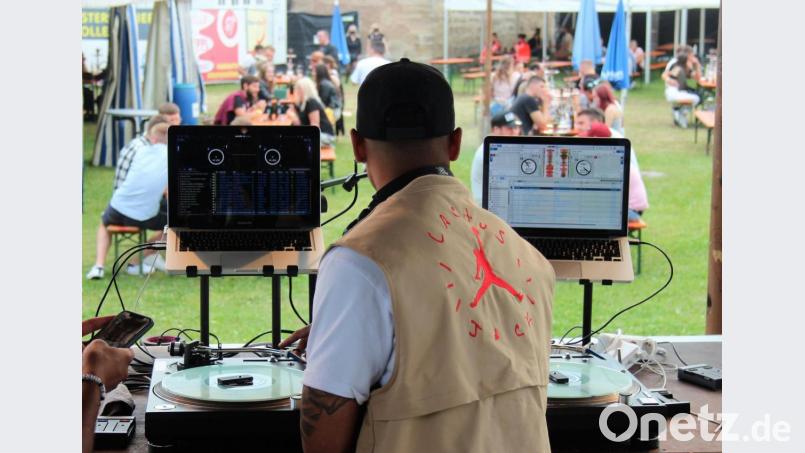Am zweiten Abend kam die Musik aus der "Maschine": Drei DJs sorgten für Hip-Hop-Sound in allen Facetten. Bild: stg