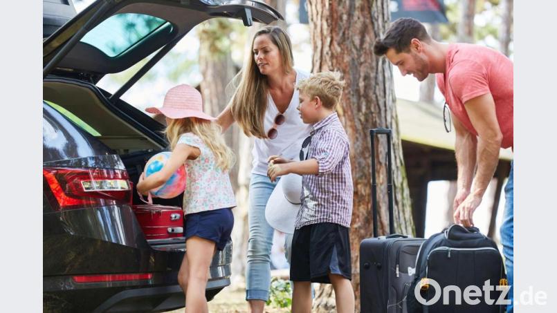 Los geht die Reise. Aber wie ist das eigentlich, wenn man nach der Rückkehr in Quarantäne muss? Bild: Robert Kneschke - stock.adobe.com