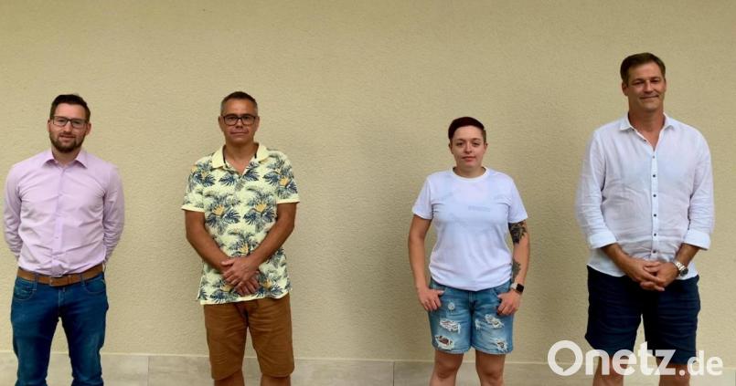 Gruppenbild mit einer neu gewählten Dame beim Handballclub: (von links) Kassier Marco Forster, der zurückgetretene Schriftführer Wolfgang Thom und seine Nachfolgerin Hermine Ohlmann sowie Vorsitzender Christian Rohrbach. Bild: cwh