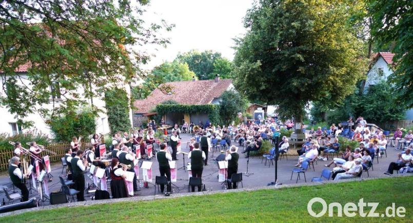 Kultursommer am Lennesriether Dorfplatz Bild: fvo
