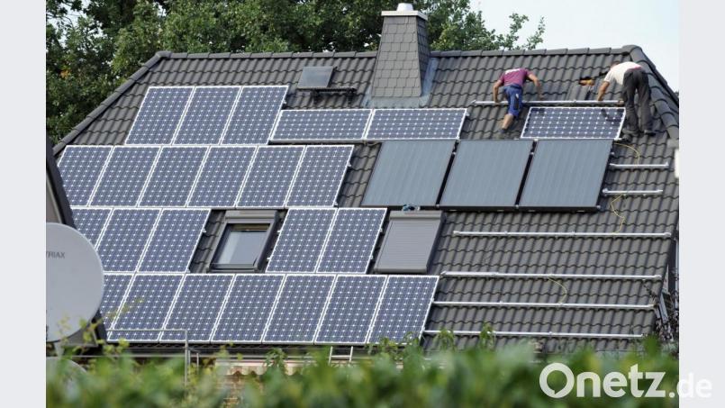 Eine Solarpflicht für Neubauten gibt es bereits in Hamburg, Baden-Württemberg und Bremen. In Berlin wird sie nach Senatsbeschluss bald kommen und in Schleswig-Holstein und Bayern wird darüber diskutiert. Symbolbild: Rainer Jensen/dpa