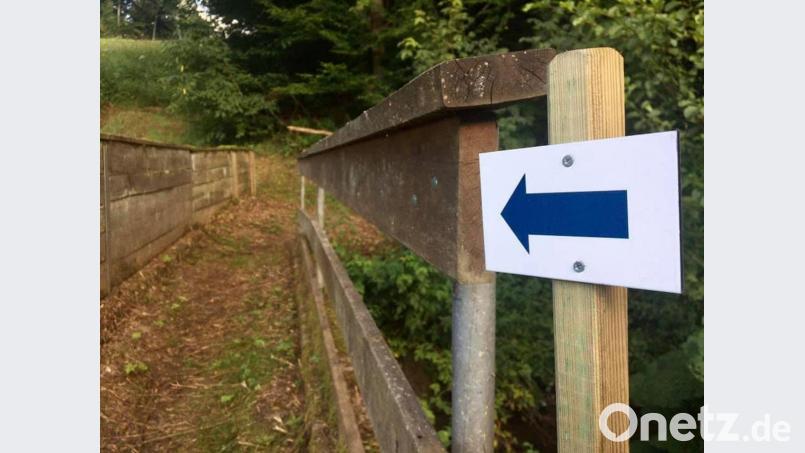 Neuer Wanderweg in Freudenberg: Immer dem blauen Pfeil folgen. Bild: gri