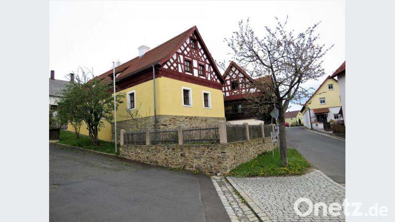 Der Sengerhof ist ein dreizoniges Anwesen mit Egerländer Fachwerk. Bild: ubb