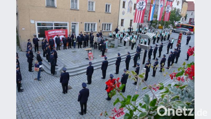 Der Platz beim Castillon-Brunnen in der Nabburger Altstadt diente als Treffpunkt für den „Zapfenstreich“. Bild: ga