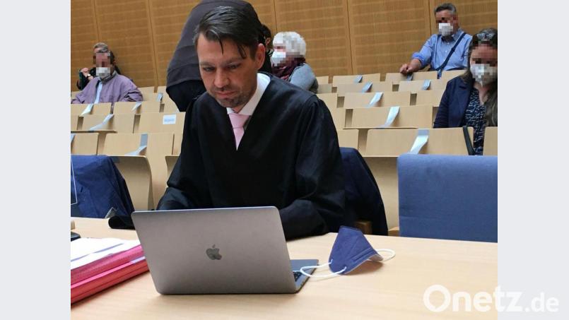 Nebenklagevertreter Rouven Colbatz fordert harte Strafen im Flutkanal-Prozess für die drei Angeklagten. Bild: phs