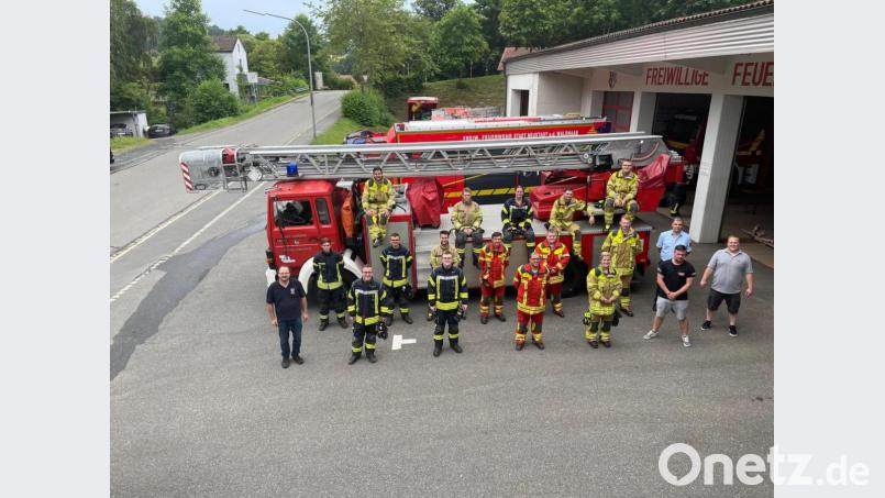Die neuen Atemschutzgeräteträger der Wehren aus der Landkreis-Mitte. Bild: Feuerwehr Neustadt/exb