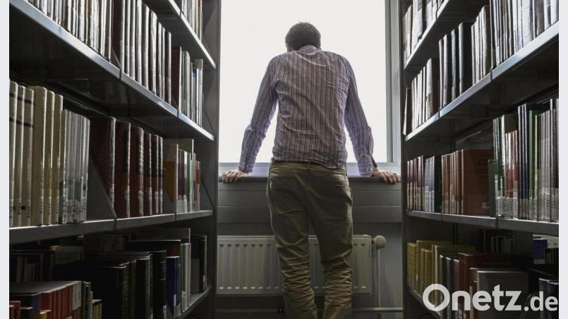 Nicht jeder und jede findet auf Anhieb das passende Studienfach. Wichtig ist dann zu reflektieren, was man wirklich machen möchte. Bild: Markus Scholz/dpa