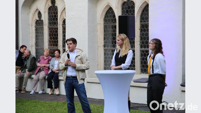 Tim Kurockin (links) und Elisabeth Groh (rechts) im Dialog. Bild: Böhm, Sebastian