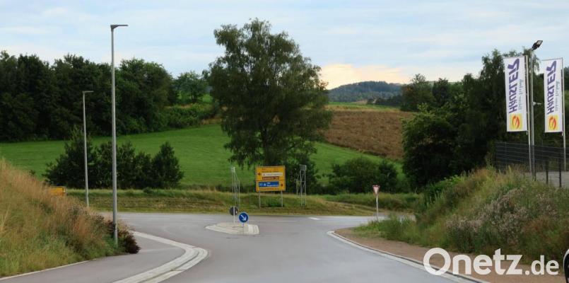 Im Industriegebiet in Neunburg, gegenüber dem Gewerbegebiet &quot;Galgenberg-West&quot;, wird die Deutsche Post DHL Group einen Verbundzustellstützpunkt errichten. Bild: rhi