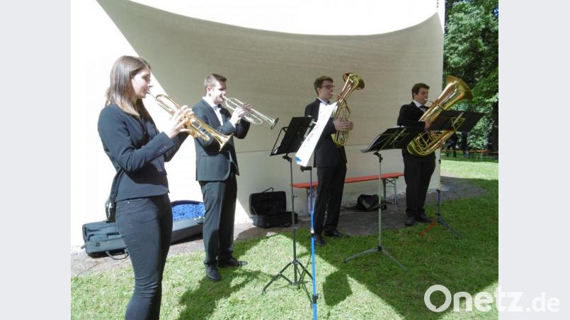 DIe JL-Brass, bestehend aus Lena Schmalzl, Jakob Hofmann, Johannes Pürner und Leopold Schmalzl (von links) begleitete festlich das Hochamt. Bild: mma