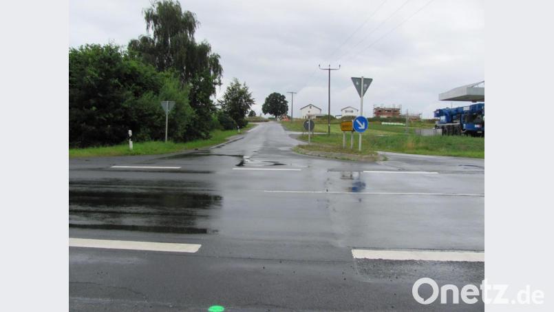 Eine Entlastung des Marktplatzes und der Weidener Straße erhofft sich die CSU-Fraktion durch eine neue Linksabbiegespur von der Staatsstraße 2166 in die Weidener Straße. Bild: sei