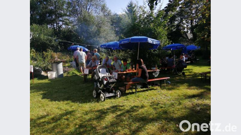 Die öffentliche Probe verbanden die Musiker mit einem kleinen Sommerfest. Bild: Großkonreuther Jugendblasmusik/exb