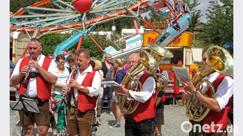 Musikalische Highlights dürfen beim Kirchweihprogramm nicht fehlen. Auch nicht im Pandemiejahr 2021. Am Sonntag kümmert sich die &quot;Blaskapell&#039;n Flossenbürg&quot; um den guten Ton auf dem Ortsplatz. Archivbild: nm