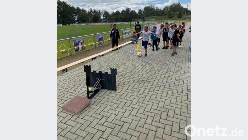 Jede Menge Spaß hatten die Kinder bei dem Ferienprogramm des FC. Bild: axs