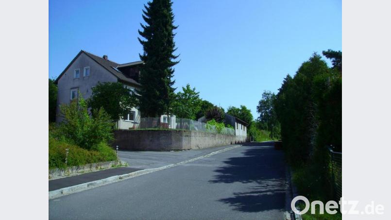 Allzu hervorstechende &quot;Hochhäuser&quot; will der Stadtrat nicht in die Baumgartensiedlung &quot;hineingepflanzt&quot; sehen: Deshalb wird die Höhe künftiger Neubauten im Wohngebiet &quot;Baumgartenstraße Bauabschnitt II&quot; an der östlichen Schulstraße auf zwei Vollgeschosse mit oder drei ohne Dachgeschoss begrenzt. Bild: bjp