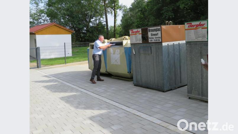 Der Rede-Notizzettel von Bürgermeister Reinhard Sollfrank landete gleich im Container. Bild: adj