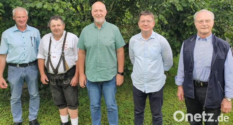 Die ausgeschiedenen Vilsecker CSU-Stadträte mit dem Fraktionsvorsitzenden und dem Dritten Bürgermeister (von links): Karl Trummer, Josef Finster, Peter Lehner, Markus Graf und Heinz Krob. Bild: ct