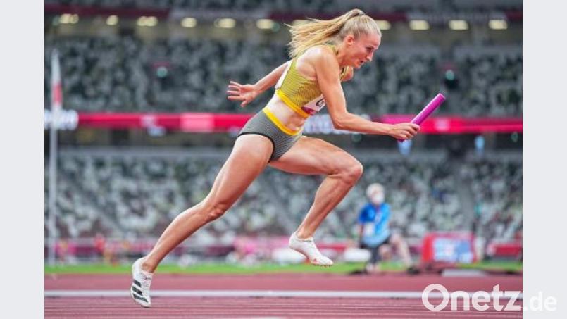 Corinna Schwab legte einen starken Sprint als Startläuferin der 4x400-Meter-Stafel der Frauen hin und übergab als Zweite den Stab. Bild: Michael Kappeler/dpa