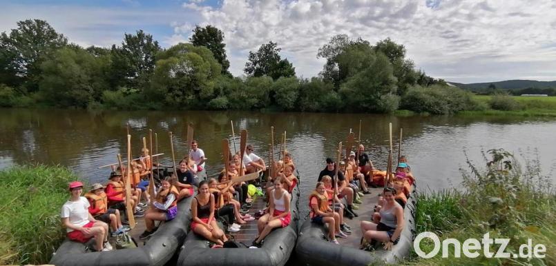 Das macht Spaß: Etwa 30 Kinder gingen mit der Wasserwacht auf eine Bootstour. Bild: Korbinian Kurz/exb