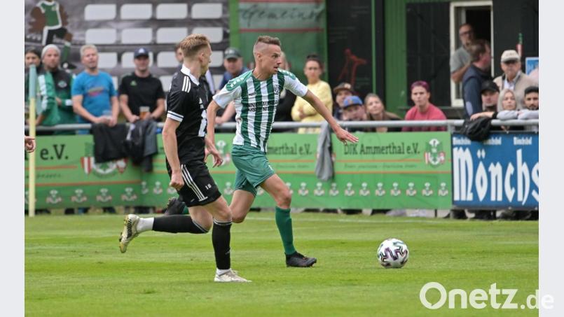 Die schnellen Leute der DJK Gebenbach wie Dominik Haller (rechts) sind in Vilzing gefordert, für etwas Entlastung zu sorgen. Archivbild: ref