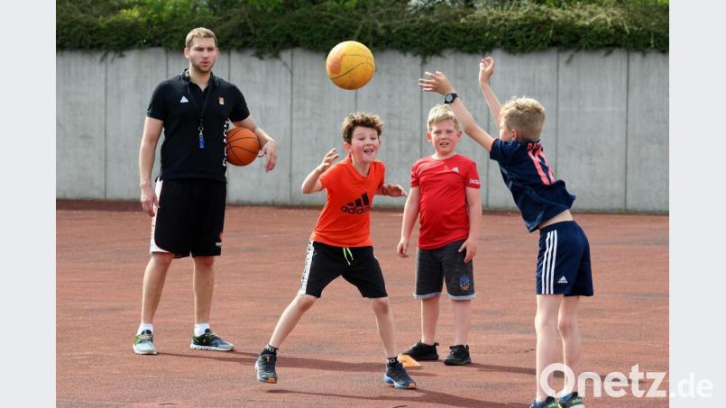 Beim 3x3-Turnier in Windischeschenbach sind nur Kinder am Start. Bei den übrigen Stopps der Serie können auch Ältere antreten. Bild: Gabi Schönberger