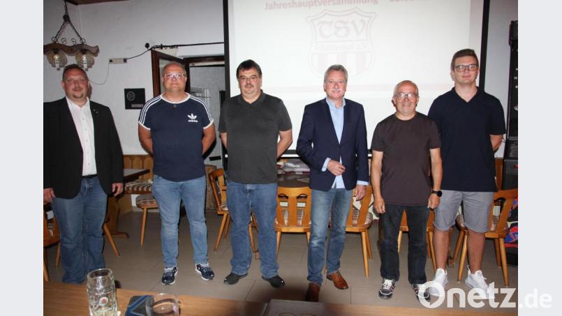 Das neue sechsköpfige Vorstandsteam des TSV Waldershof: Von links Mario Rabenbauer, Stefan Schindler, Uwe Bäumler, Bernd Aßmann, Wolfgang Schricker und Nicolai Bäumler. Bild: kro