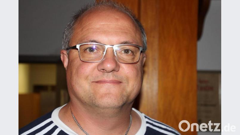 TSV-Fußball-Abteilungsleiter Stefan Schindler appellierte eindringlich an alle Mitglieder, bei der Pflege des großen Hammerrang-Geländes mitzuhelfen. Bild: kro