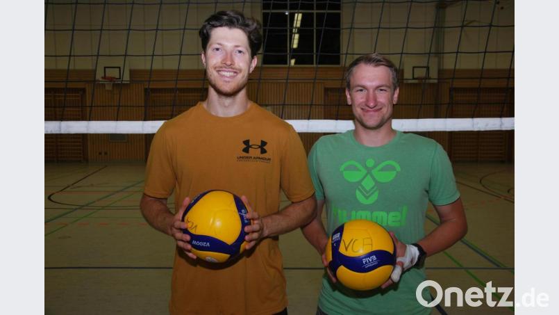 Mit Roman Shatokhin und Jannis Lange (von links) vermeldet der VC Amberg zwei Neuzugänge. Bild: gsp