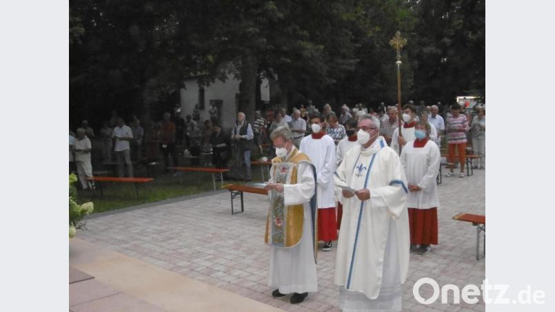 Gut besucht war auch der Abschlussgottesdienst am Freialtar auf dem Frohnberg. Bild: mma
