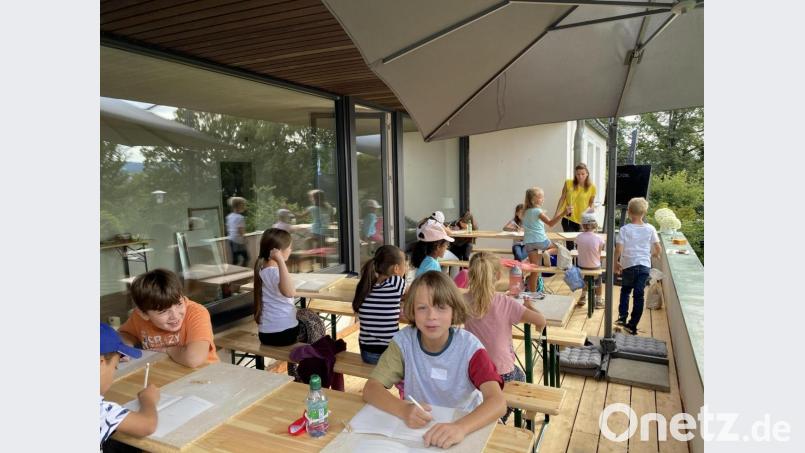 Die Kinder zeichneten Skizzen. Bild: adj