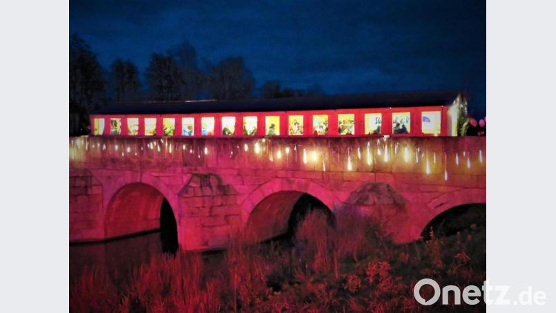 Auf wärmende Zelte wie dieser Zelttunnel am Eingang des Weihnachtsmarktes muss vielliecht in diesem Jahr verzichtet werden. Der Lions-Club ist wegen der notwendigen Regeln bereits jetzt in enger Absprache mit dem Landratsamt tätig. Archivbild: ubb
