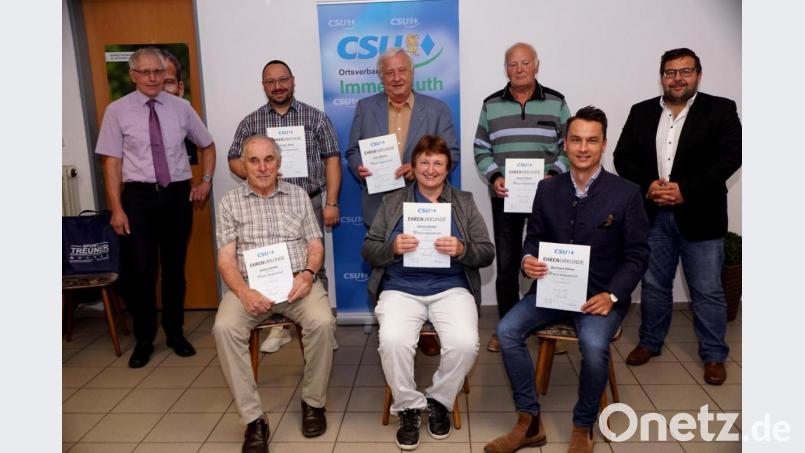 Diese Mitglieder wurden für ihre langjährige Treue zum CSU-Ortsverband in Immenreuth ausgezeichnet. Bild: bkr