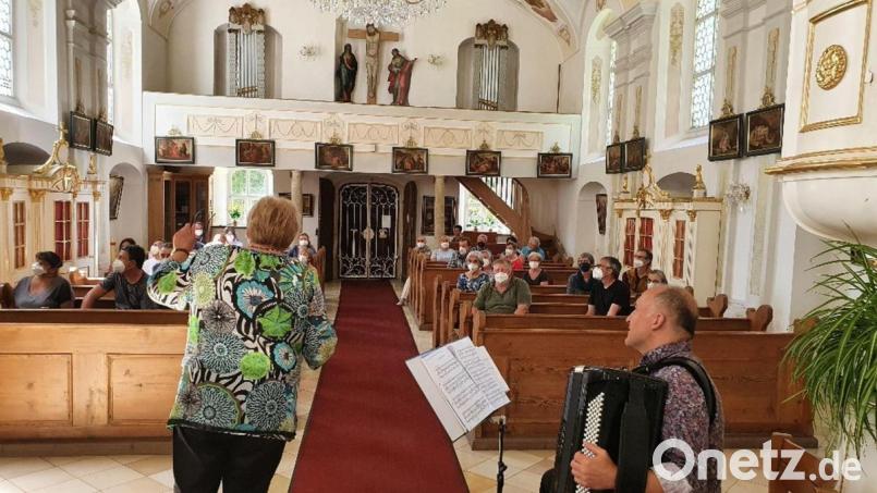 Die Führung in der Steinbergkirche. Bild: tsp