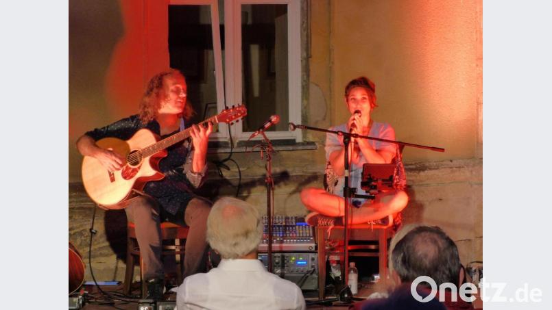 Peter Autschbach und Samira Saygili bei ihrem Konzert im Kloster Ensdorf. Bild: Jürgen Zach