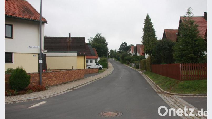 Die Schönfelder Straße wird bis zur Kreuzung Martin-Luther-Straße/Buchweg in den kommenden Tagen für den Verkehr komplett gesperrt. Bild: wro