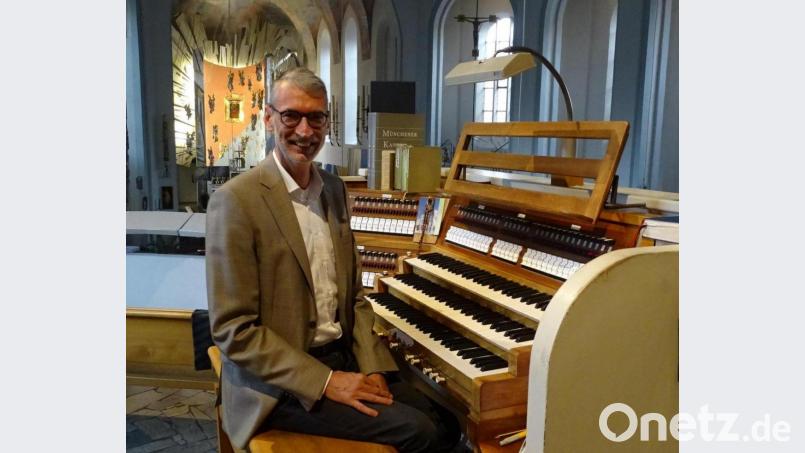 Bei einem Orgelkonzert in der Kreuzberg-Kirche brachte Max Deml. ein anspruchsvolles und abwechslungsreiches Programm. Bild: Günter Jehl/exb