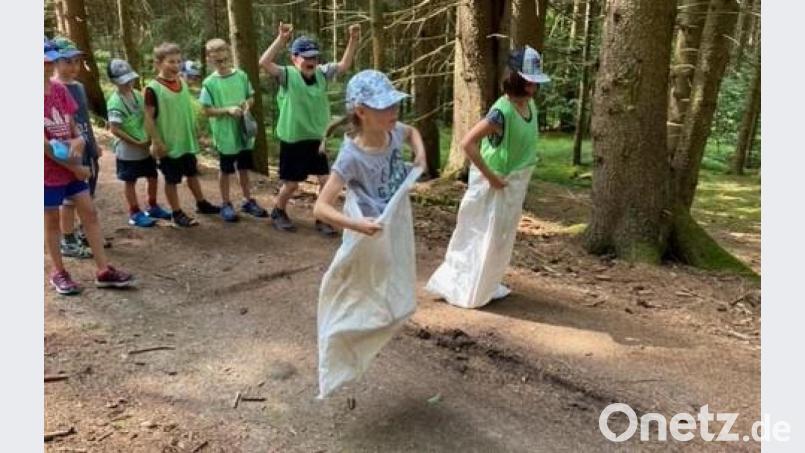Mit großer Begeisterung haben sich die Kinder beim Ferienprogramm an der JU-Olympiade der Jungen Union unter Leitung von Pius Stahl beteiligt.
Zur Abkühlung und zur Belohnung nach den anstrengenden Wettkämpfen gab es ein großes Eis vom Kiosk am Gaisweiher. Bild: cro