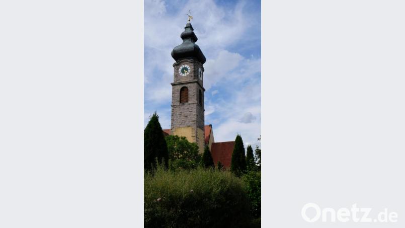 Katholische Pfarrkirche St. Johanes der Täufer. Bild: le