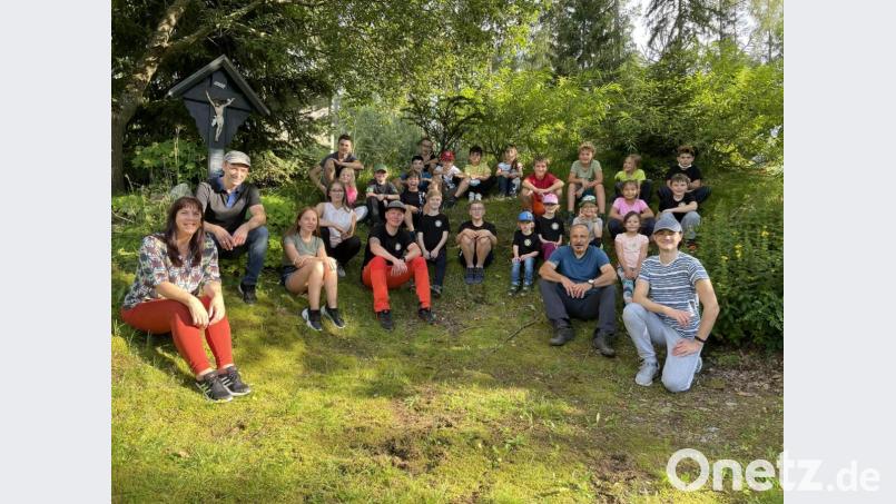 Eine Wanderung mit Trainingseinheiten stand beim Karate-Dojo des TV Waldsassen auf dem Programm. Bild: Turnverein Waldsassen/exb