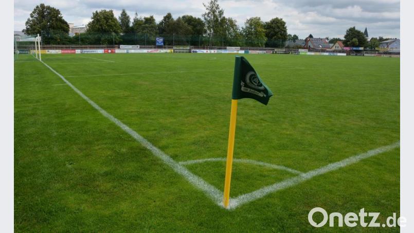 Der SV Mitterteich will seine Fußballanlage mit einer LED-Flutlichtanlage ausstatten und dafür ein Förderprogramm nutzen. Eine Voraussetzung dafür ist aber die Verlängerung des Pachtvertrags für das Gelände, was die Königlich privilegierte Schützengesellschaft Mitterteich jedoch abgelehnt hat. Bild: jr