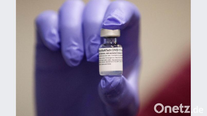 Der Corona-Impfstoff von Pfizer und Biontech ist in den USA nun vollständig zugelassen. Symbolbild: Mike Morones/dpa
