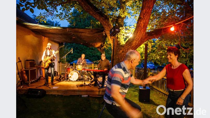 Boogie im Biergarten: Zu Musik der Rattle-Gang lässt sich tanzen. Bild: sus
