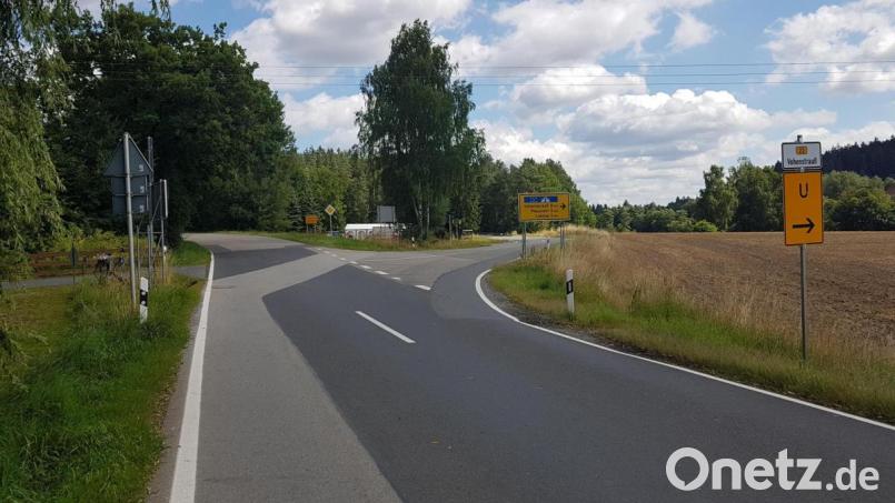 Nicht zufriedenstellend sind die Verkehrsverhältnisse in Gröbenstädt-Siedlung, bei der die Ortsstraße gegenüber der Staatsstraße vorfahrtsberechtigt ist. Bild: gi
